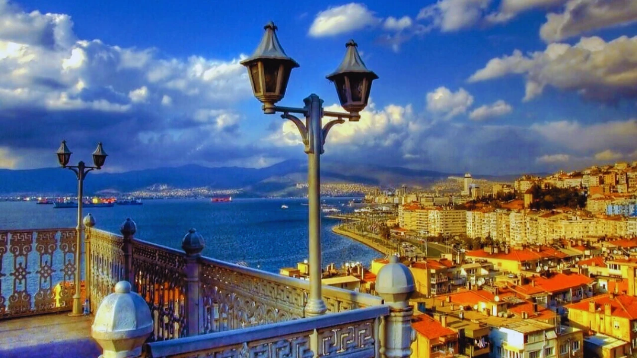 جاهای دیدنی ازمیر: آسانسور