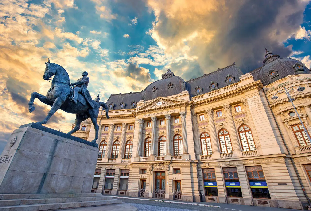 میدان انقلاب بخارست