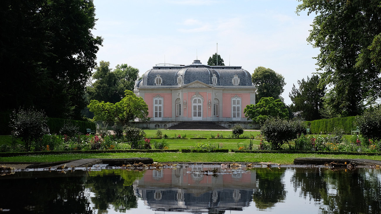 کاخ بنرات (Schloss Benrath)