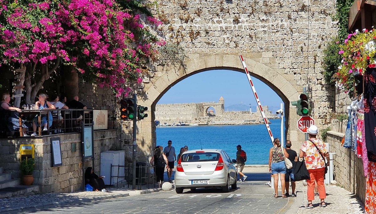 دروازه مریم باکره